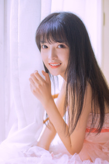 年轻妈妈的